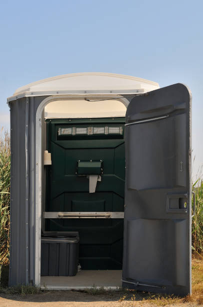 Best Restroom trailer rental cost  in St Francis, KS
